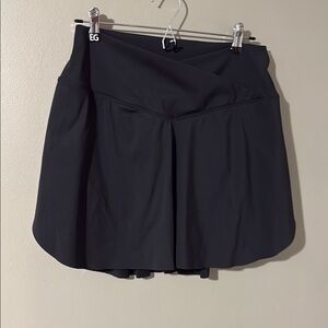 HALARA Black Pleated Skorts for Active Wear